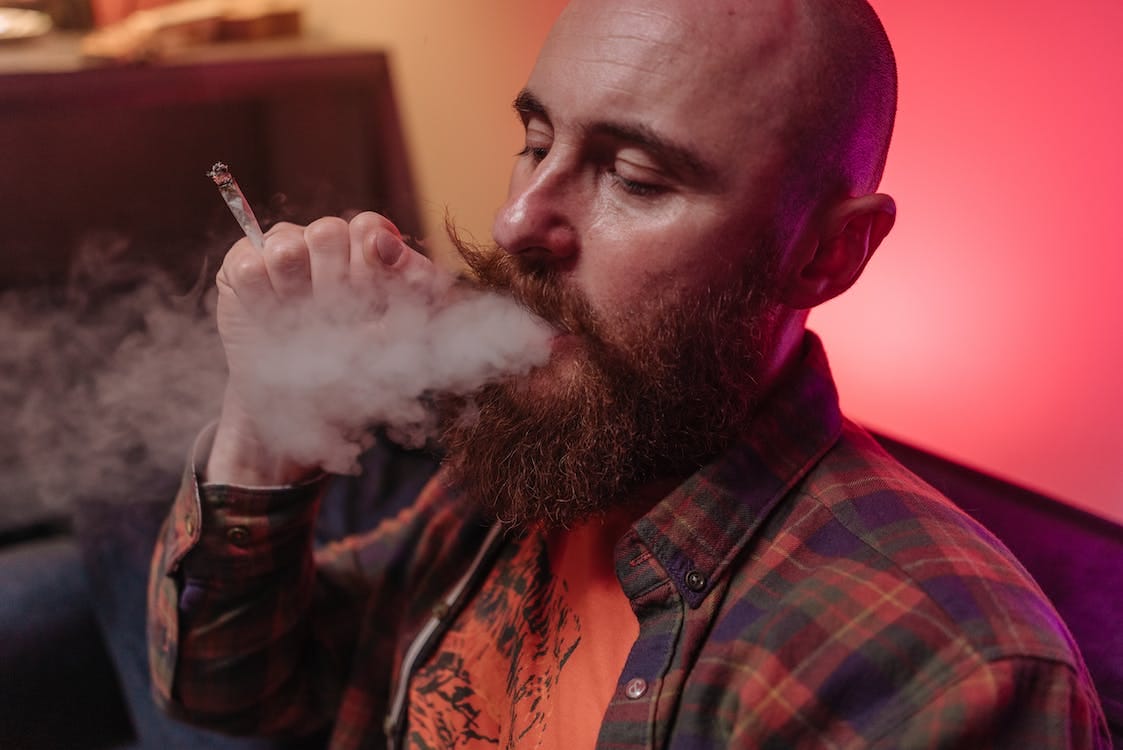 How to Smoke Weed | BudsByMail Canada